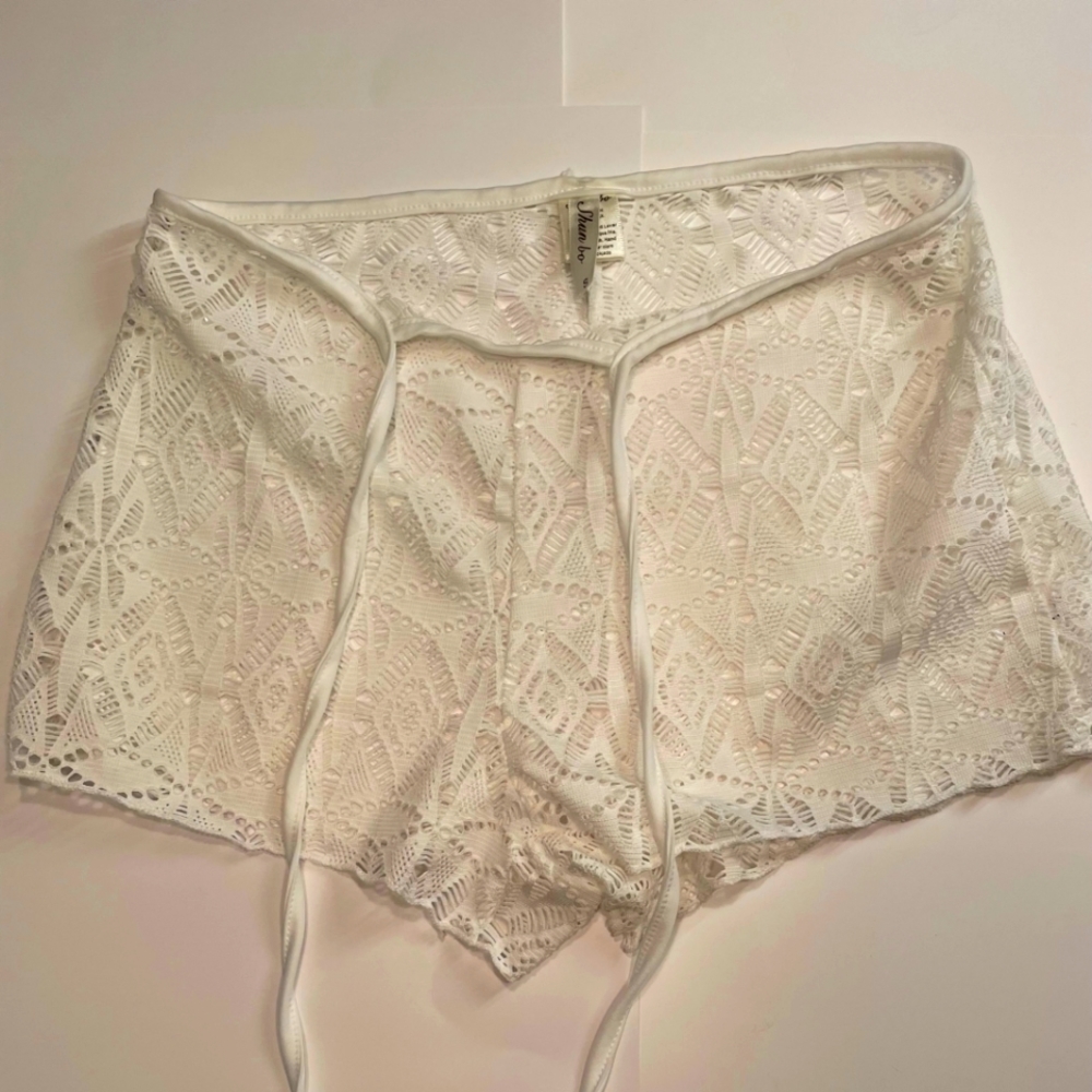 White Lace Tie From Front Stretch Shorts Size S